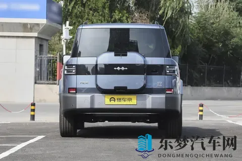 比亚迪又上新车！不到18万起，全家出游轻松搞定，家用真香-2