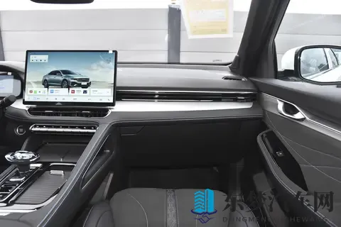 吉利这次真敢拼！新东方曜降45万，还送五重豪礼，能火吗？-2