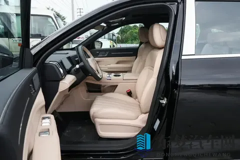 15万级插混大七座SUV，山海L7PLUS适合家庭出行-2