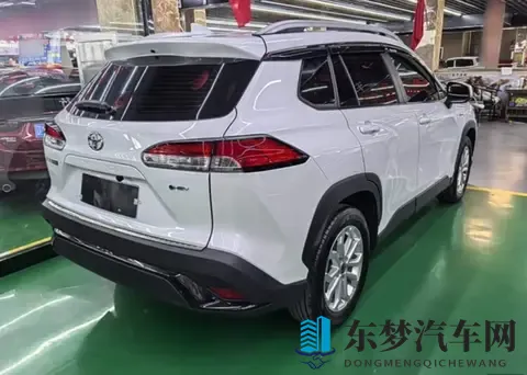 丰田真的“一降到底”!跌至868万起,入门配7气囊,性价比真高-2