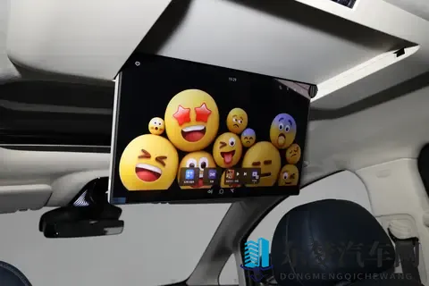 26款岚图梦想家增配又降价，30万多买MPV值吗？-1