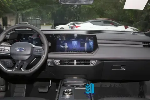 开福特蒙迪欧半年，发现它很适合家用，空间大，配置高，不后悔-2