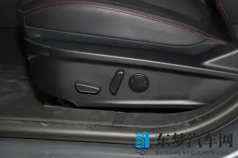 开福特蒙迪欧半年，发现它很适合家用，空间大，配置高，不后悔-1