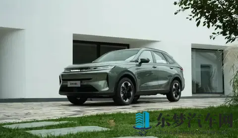 51国精产品一区二区三区,,,：全球车展盛启：国际名车齐聚，新能源汽车领航-3