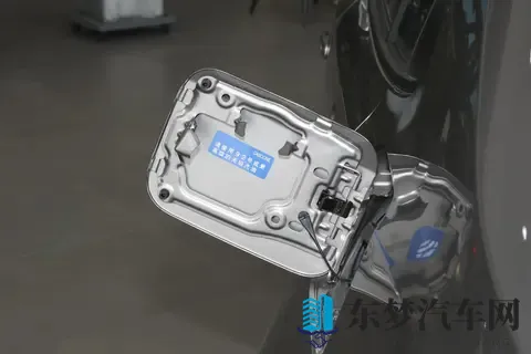 选车丨要外观时尚油耗低，卡罗拉是较好选择吗？全方面试驾评测！-1