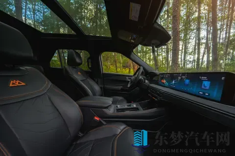 指导价3698万元，福特探险者昆仑穿越版上市-2