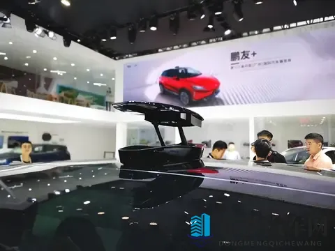 何小鹏拉链门后放大招 IRON机器人能否改写智能汽车AI战场规则-3