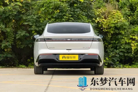 东风奕派eπ007+：新能源轿跑新风向，科技与实用齐飞-1