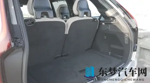 试沃尔沃XC90 T8： 65万买全进口豪华旗舰SUV，高净值家庭用车优选-1