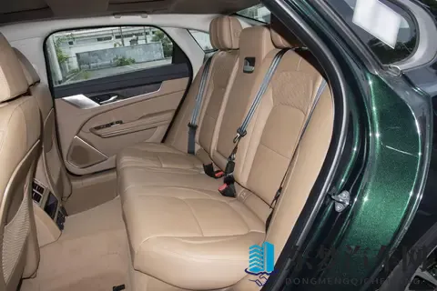 捷豹 XFL 购车手册：2 款车差价 3 万，25 万级豪华 C 级车怎么选不亏？-1