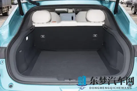 东风奕派eπ007+：智美轿跑的15万级新选择-3