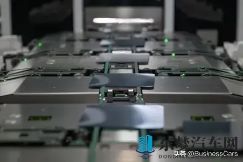 年轻人开始爱买“烂尾车”？-1