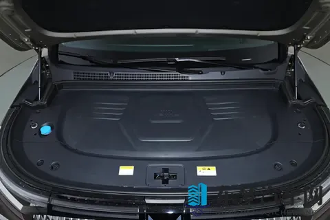 续航1530公里，后排带加热，26款岚图梦想家PHEV适合家用吗？-1