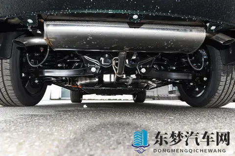 230km纯电续航+电混四驱 12万级蓝电E5 PLUS值不值得冲？-1