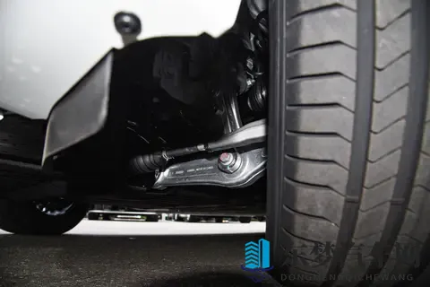 三代同堂选 MPV？体验极氪 009 七座过道版 11月促销让家用豪华更划算-3