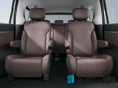 7万起的MPV真能全家满意？五菱星光730实测！侧滑门+2910mm轴距-2