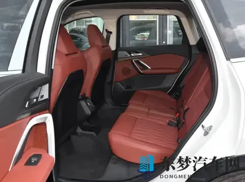 宝马SUV只卖168万！多层隔音玻璃、标配“T”动力，油耗仅69L-1