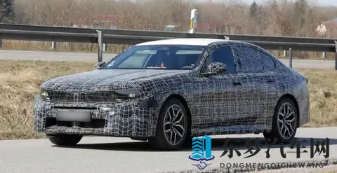 直接量产“概念车”？宝马全新“5系”曝光，内饰有些夸张了！-1