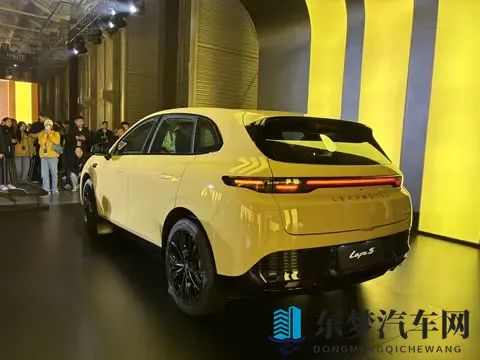 年轻人第一台电动小钢炮？零跑Lafa5预售1058万元起，零百6秒级-1