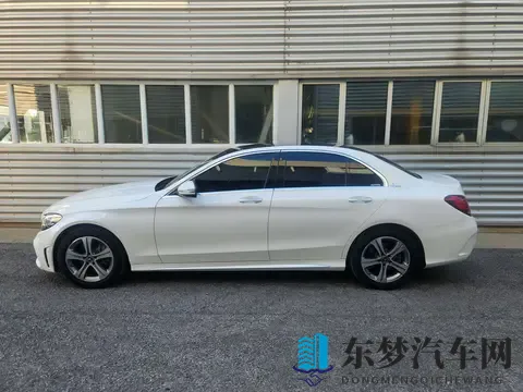 大众女胴体看个够新版预告：汽车预告片新突破，视觉冲击引期待