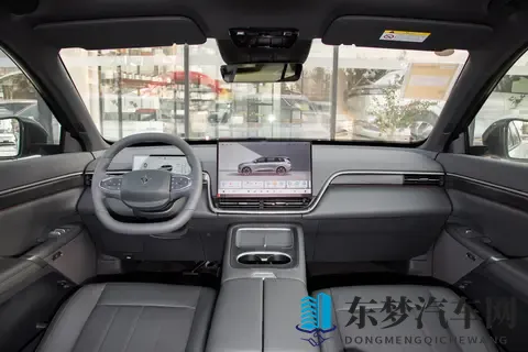 试驾2026款eπ008五座版，大空间家用SUV，配置实用-2
