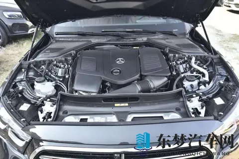 2026款奔驰长轴距E级上市，新增经典版仅售4299万，剑指宝马5系-1