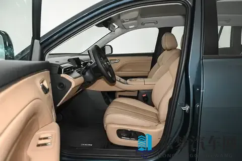 12万级SUV！标配大6座+双独悬，还有超长续航，AION i60香不香？-1