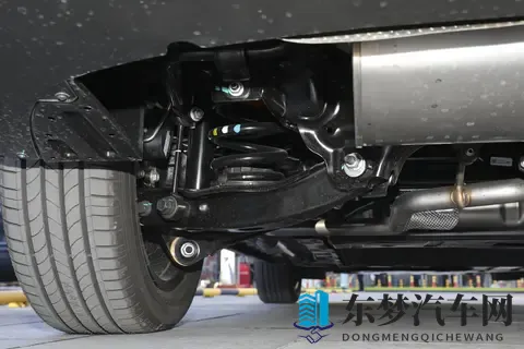 全家自驾游,选这款紧凑型SUV,动力足、续航长、舒适性高-1