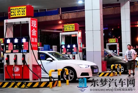 油价震荡下，车主该如何应对“加油焦虑”-1