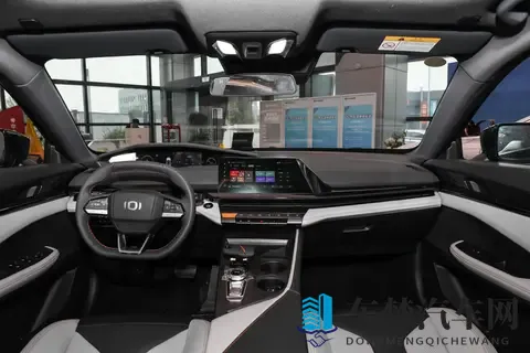 试驾长安启源A06：空间大配置高，家用选它准没错？-1