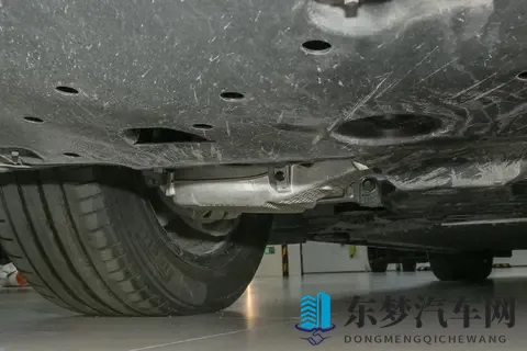 极氪009宜商宜家，四六七座MPV，纯电续航900公里，轴距3205毫米-2