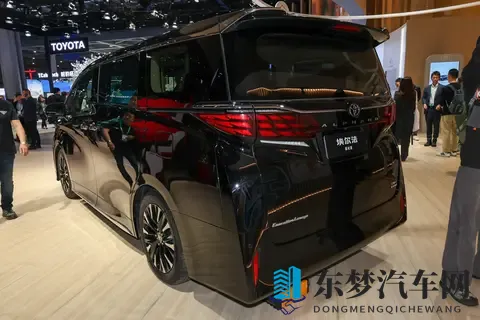 官方参考价140万元_预计明年5月发售 丰田埃尔法福祉版实车现身-1