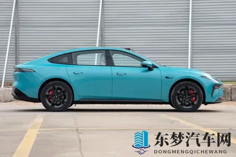 试驾东风奕派eπ007+既能扮酷又能顾家，不愧是智美超能轿跑-1