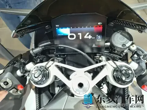 米兰车展丨1200cc V4 206匹，英伦超级仿赛，诺顿Manx R高调回归-1