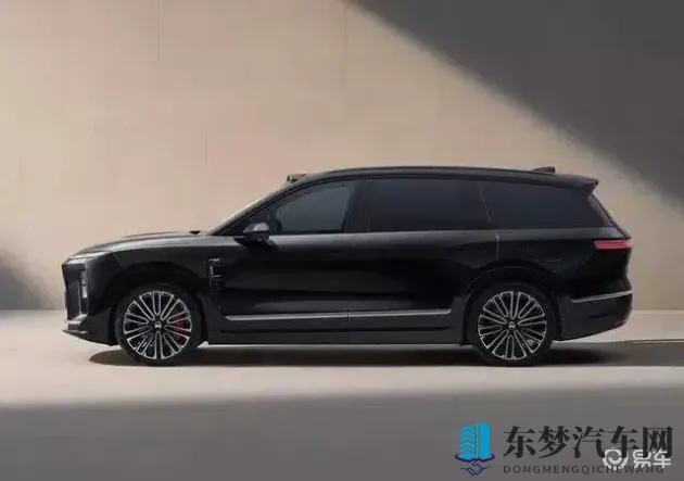 女初高中拍击打屁股：少女初高中时期遭遇体罚拍打臀部-1