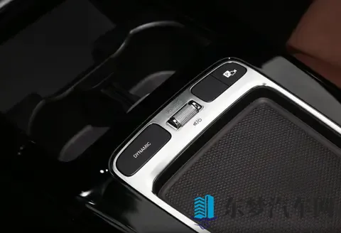 差价244万怎么选？奔驰A级136马力丐版没雷达，建议直上163马力-2