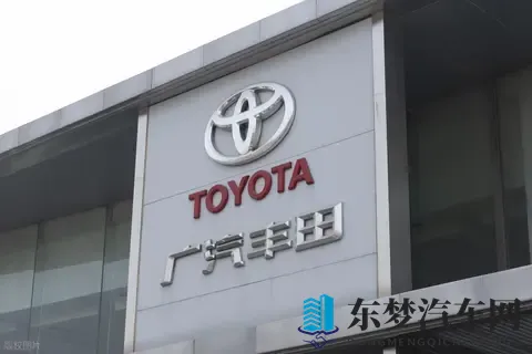 丰田锋兰达的思考：智能机再强大，老人机还是有市场的-1