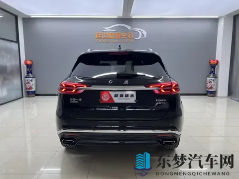 10万拿下22款红旗HS5四驱版，这波操作值不值？-1