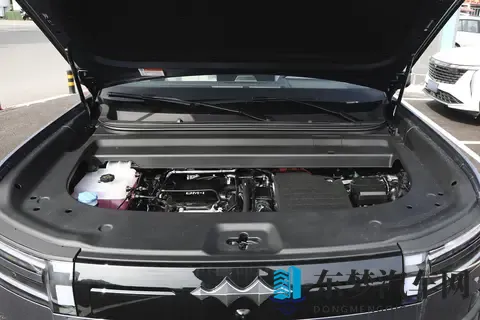 方程豹钛7：续航超1300km，越野能力强，适合家用-1