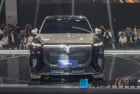 岚图第30万台车泰山下线！车长5米23，轴距3米12，综合续航1400km-1