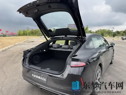 长安启源A06售1099万起，对比阿尔法S5除激光雷达还有优势吗？