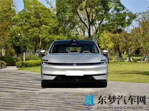 全新纯电中型轿跑亮相!预售不足12万起,还配无框车门+掀背尾门-1