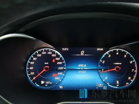 15万内拿下红色奔驰C级,2021年一手准新车,都市丽人的优雅之选-3