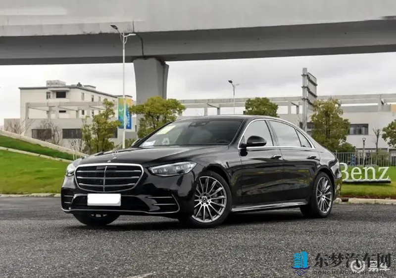 丁香花五月天婷婷：五月花开丁香艳，如婷婷舞映晴空-1