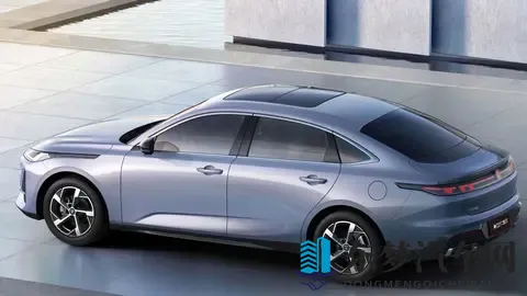 逸动还是帝豪？经济型家用轿车对比，看完就知道怎么选-3