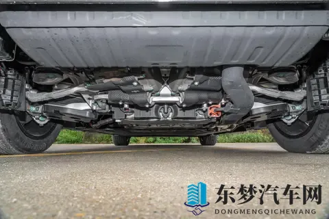 六座空间+四驱，腾势N8L DM值得选吗？