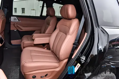 ​​要空间更要性能！腾势N8L DM：20T+三电机，全家出行不将就-2