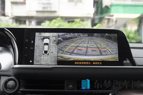 进口皇冠 Sedan 至享版和至尊版：配置差异与用车适配分析-3