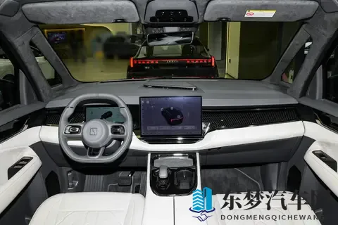 极氪009：高端家用MPV新选择，11月购车福利满载-3