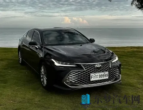 丰田亚洲龙：家用商用都靠谱，省心省油的中型车选择-1